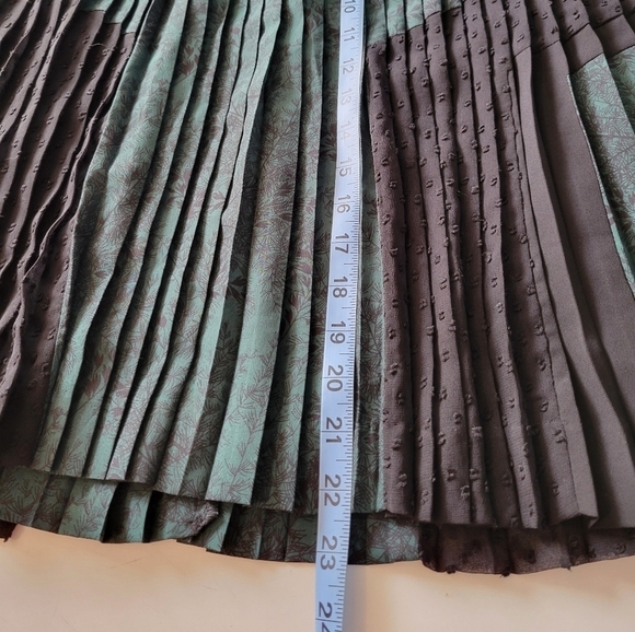 Banana Republic Pleated Skirt Size 4 Green - Picture 9 of 10